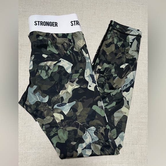 Stronger Print Leggings NWOT - Picture 5 of 5